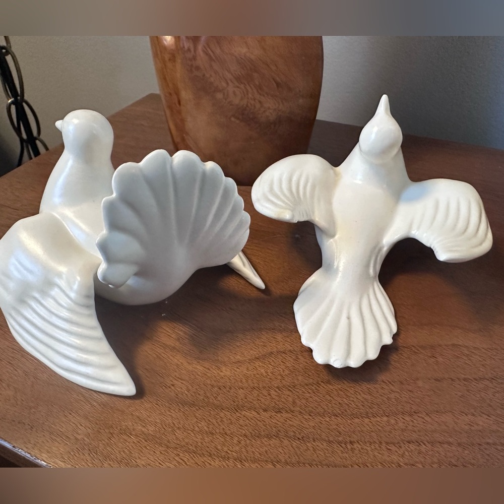 Vintage White Porcelain Dove Figurines – Pair | Wedding / Home Décor / MCM - Picture 2 of 7